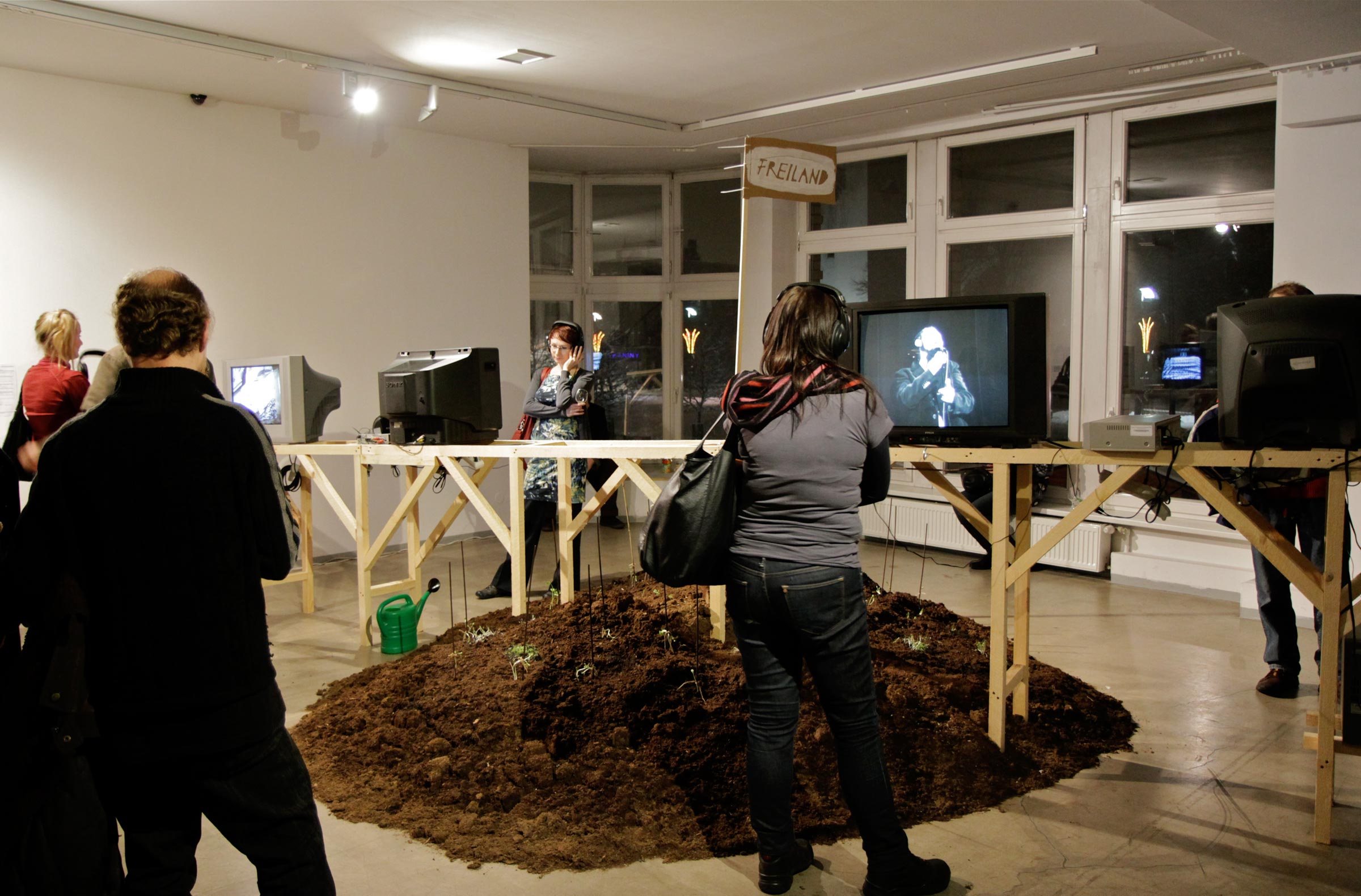 Johannes Burr: KREDYT Nr 6 // Ausstellung im Zentrum für Gegenwartskunst CSW Kronika, Bytom 2010