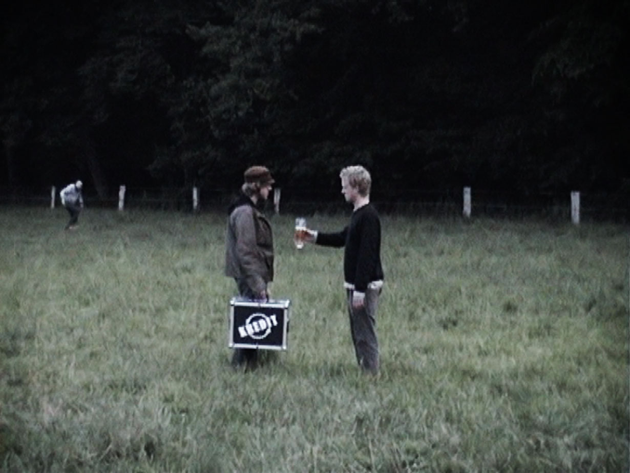 Video-Still aus: KREDIT #4 // Kettenfilm mit Pilipp Wiynck // Schöppingen 2009