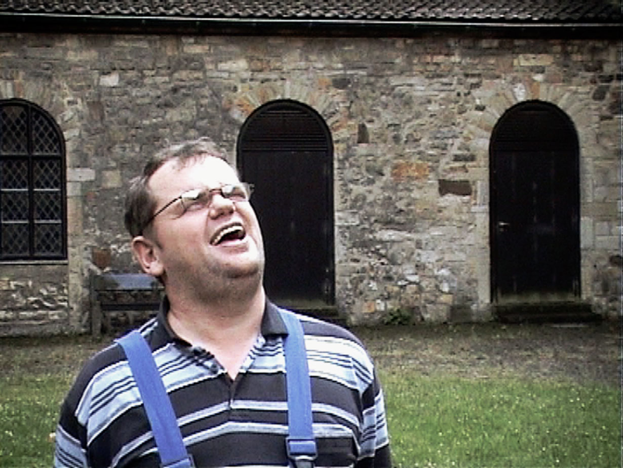 Video-Still aus: KREDIT #4 // Kettenfilm mit Gesche Wätjen // Schöppingen 2009